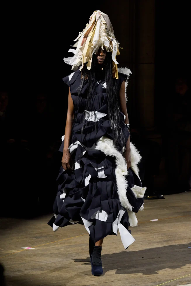 00012-comme-des-garcons-fall-2023-ready-to-wear-credit-gorunway