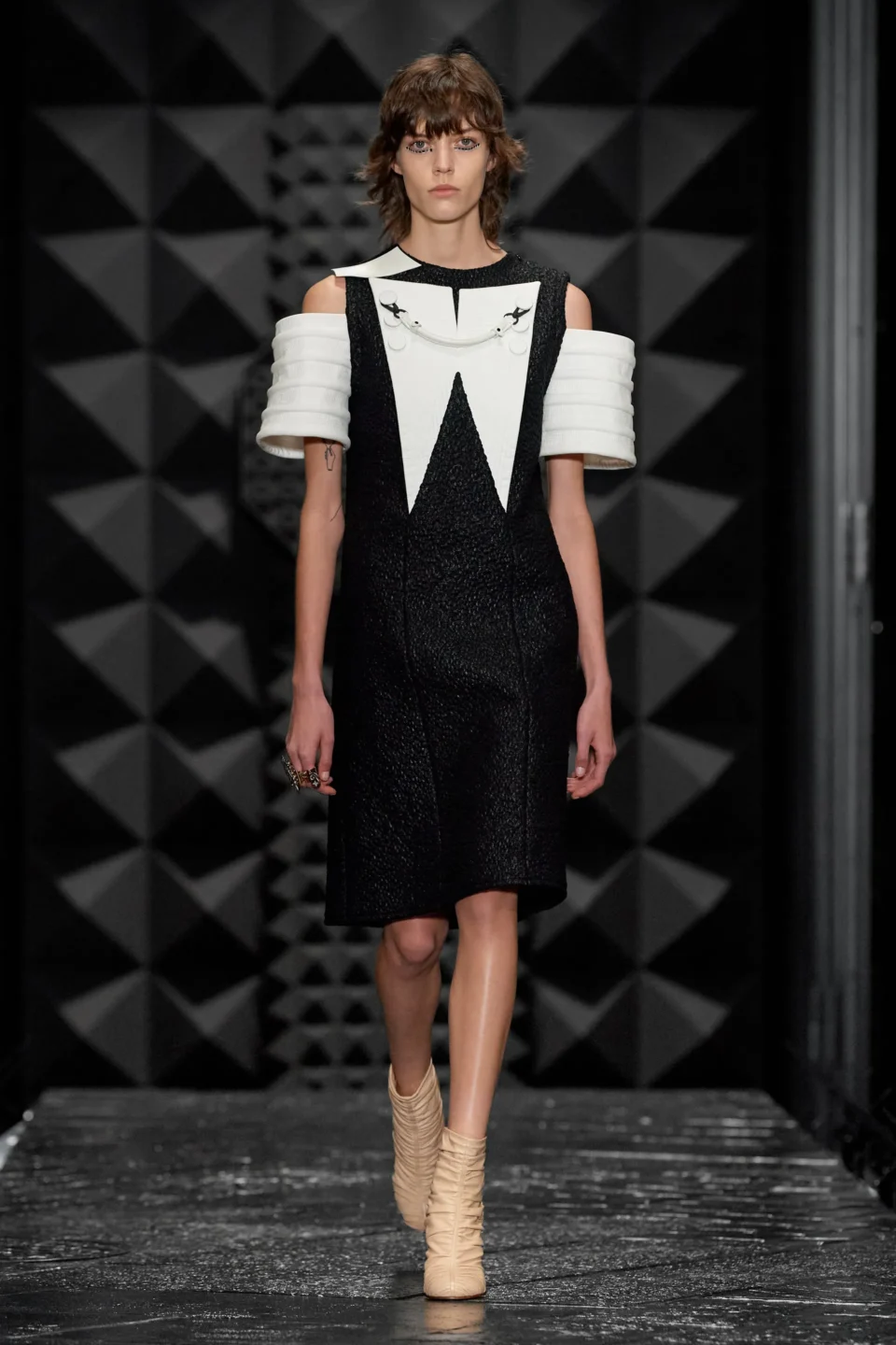 00012-louis-vuitton-fall-2023-ready-to-wear-credit-gorunway