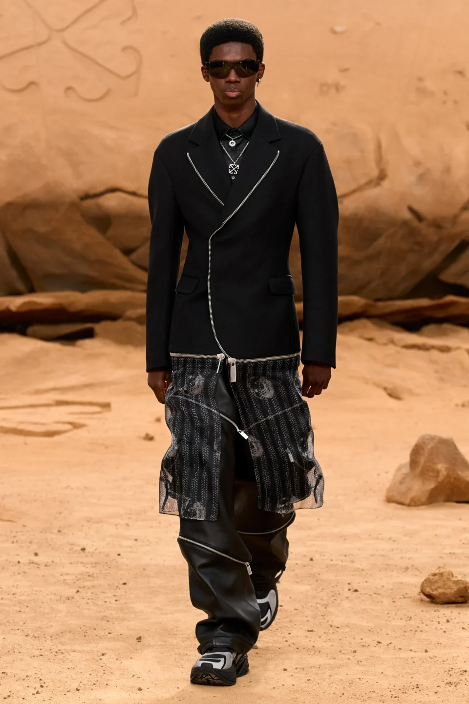 00012-off-white-fall-2023-ready-to-wear-credit-gorunway