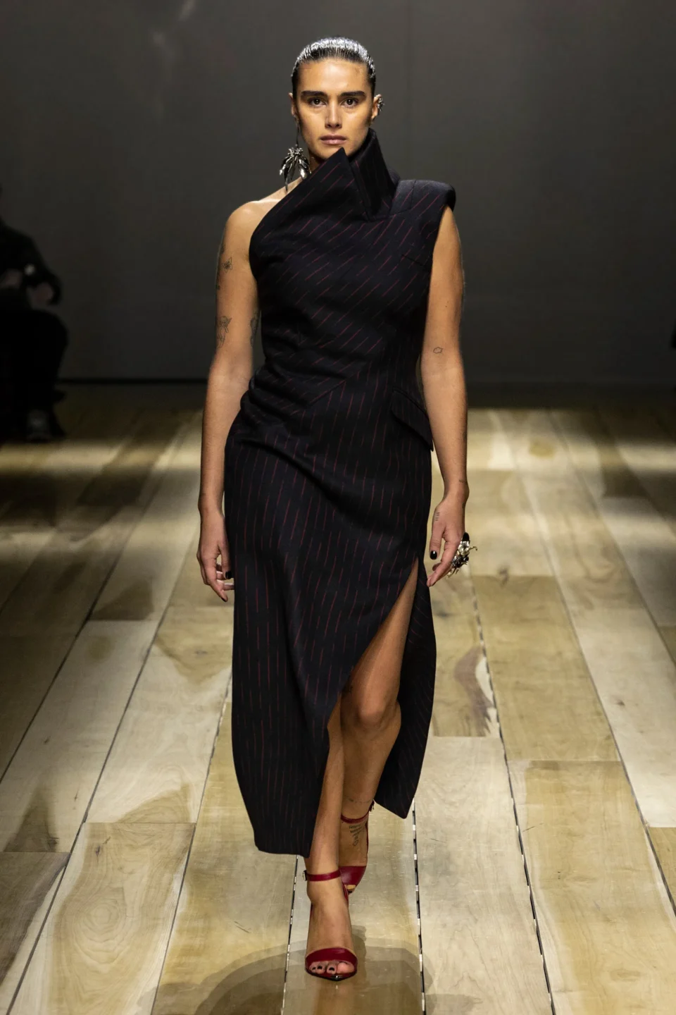 00013-alexander-mcqueen-fall-2023-ready-to-wear-credit-brand