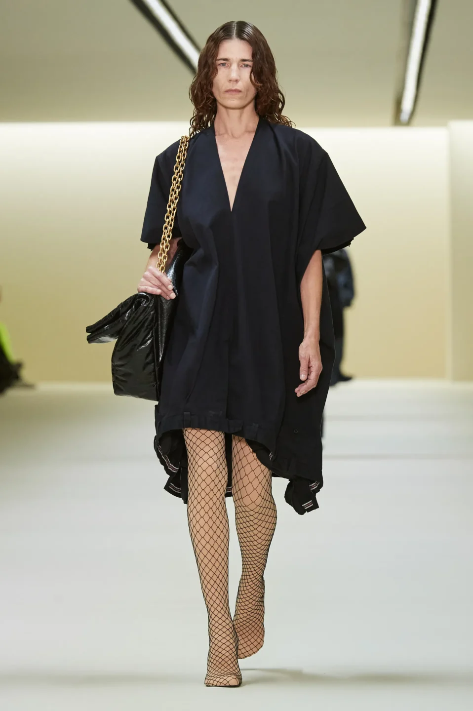 00013-balenciaga-fall-2023-ready-to-wear-credit-gorunway