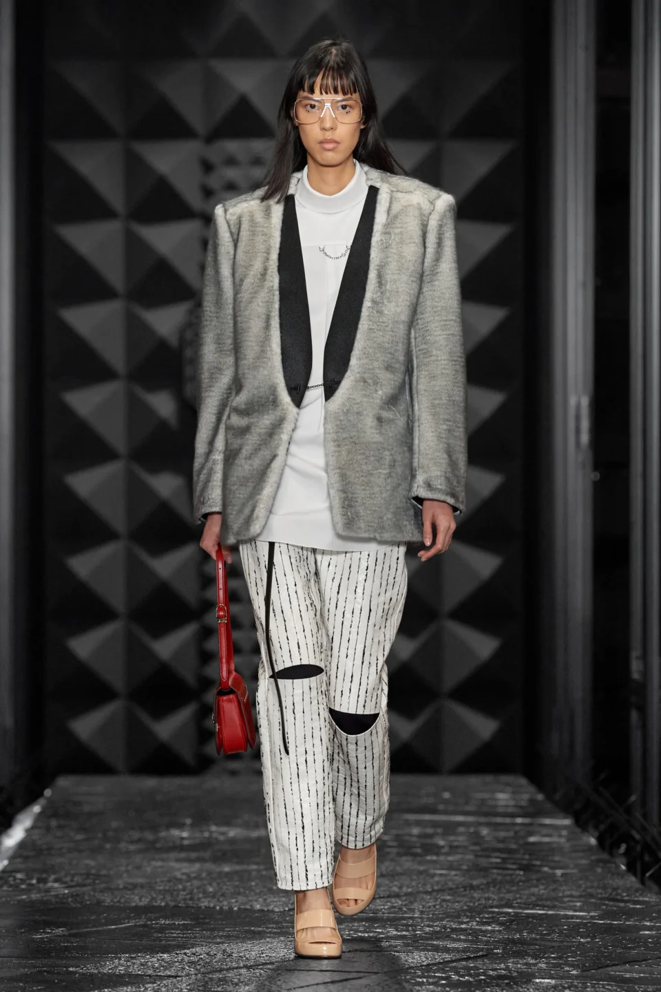 00013-louis-vuitton-fall-2023-ready-to-wear-credit-gorunway