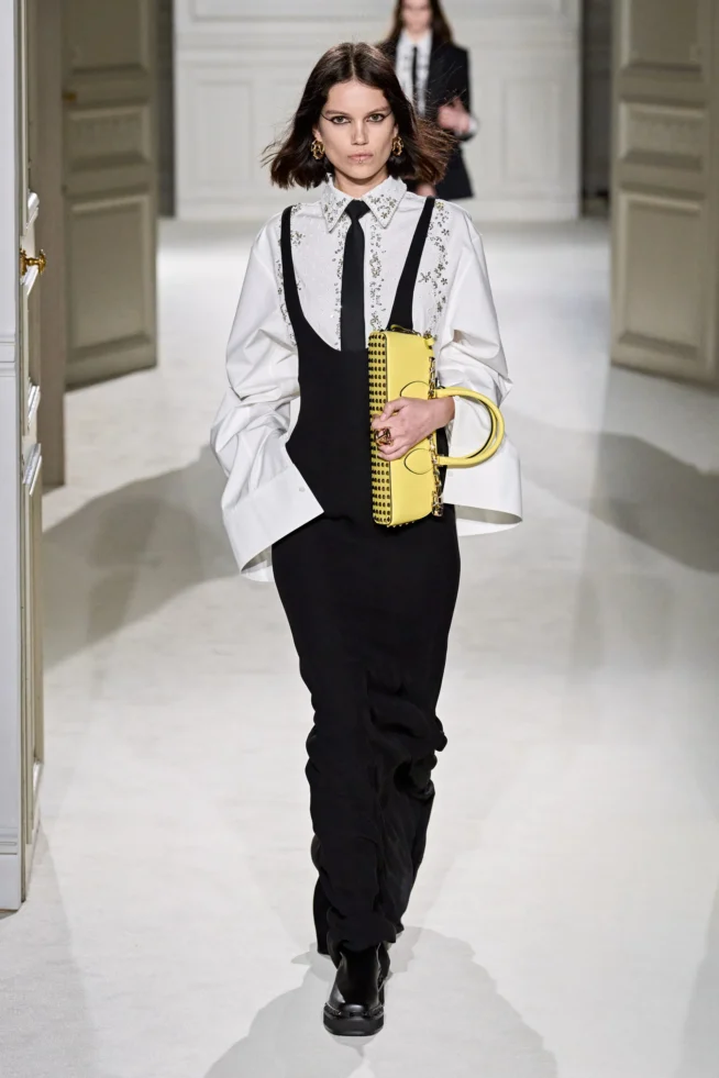 00013-valentino-fall-2023-ready-to-wear-credit-gorunway
