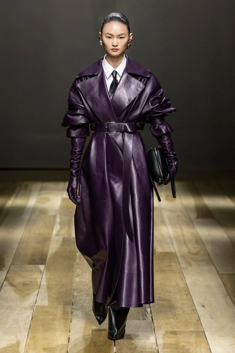 00014-alexander-mcqueen-fall-2023-ready-to-wear-credit-brand