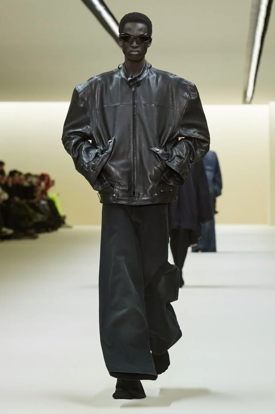 00014-balenciaga-fall-2023-ready-to-wear-credit-gorunway
