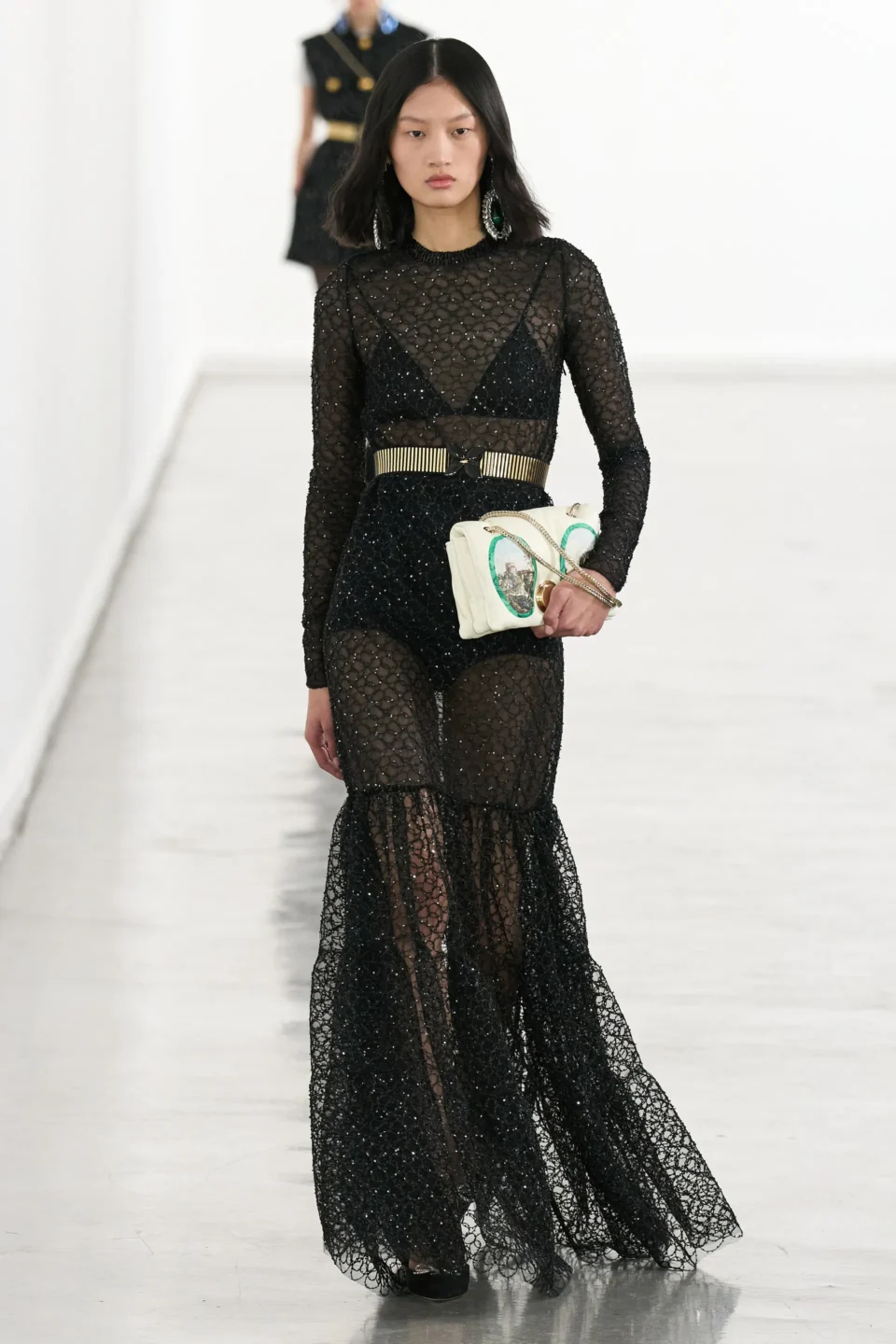 00014-giambattista-valli-fall-2023-ready-to-wear-credit-gorunway