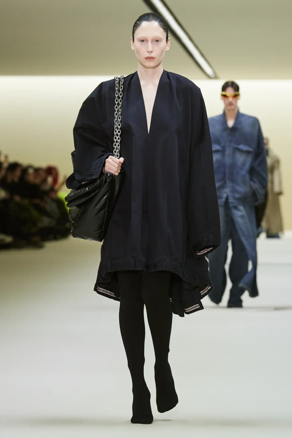 00015-balenciaga-fall-2023-ready-to-wear-credit-gorunway