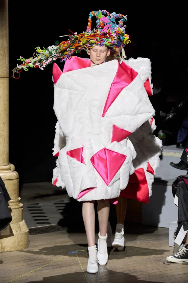 00015-comme-des-garcons-fall-2023-ready-to-wear-credit-gorunway