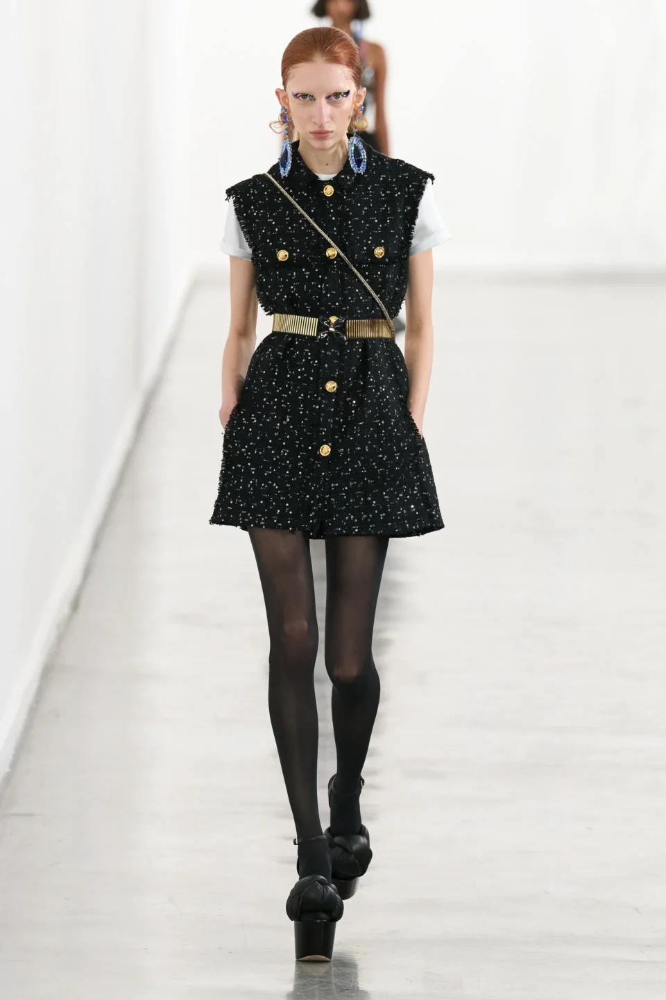 00015-giambattista-valli-fall-2023-ready-to-wear-credit-gorunway
