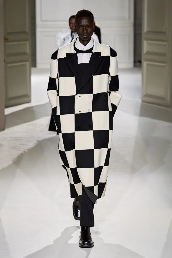 00015-valentino-fall-2023-ready-to-wear-credit-gorunway
