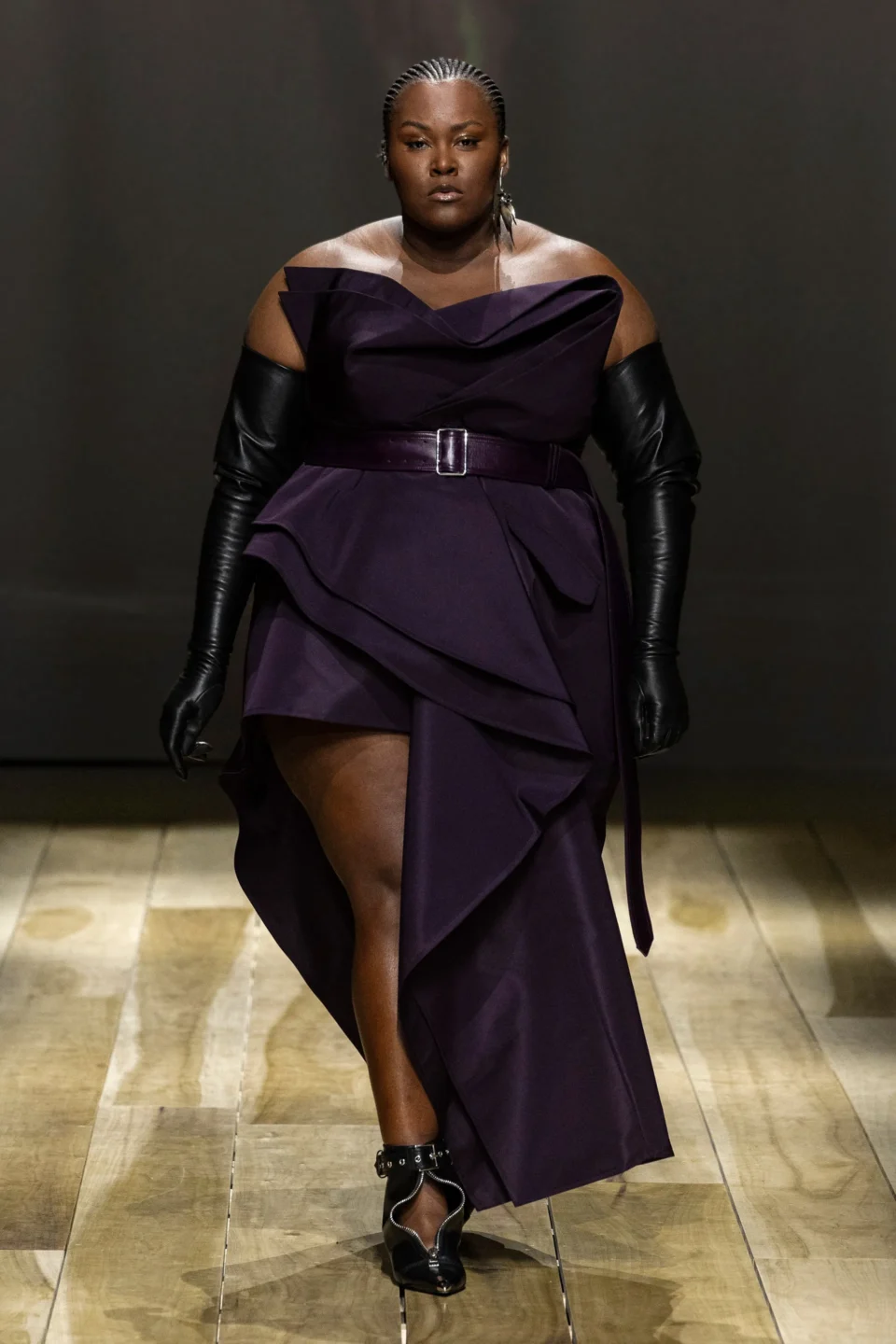 00016-alexander-mcqueen-fall-2023-ready-to-wear-credit-brand
