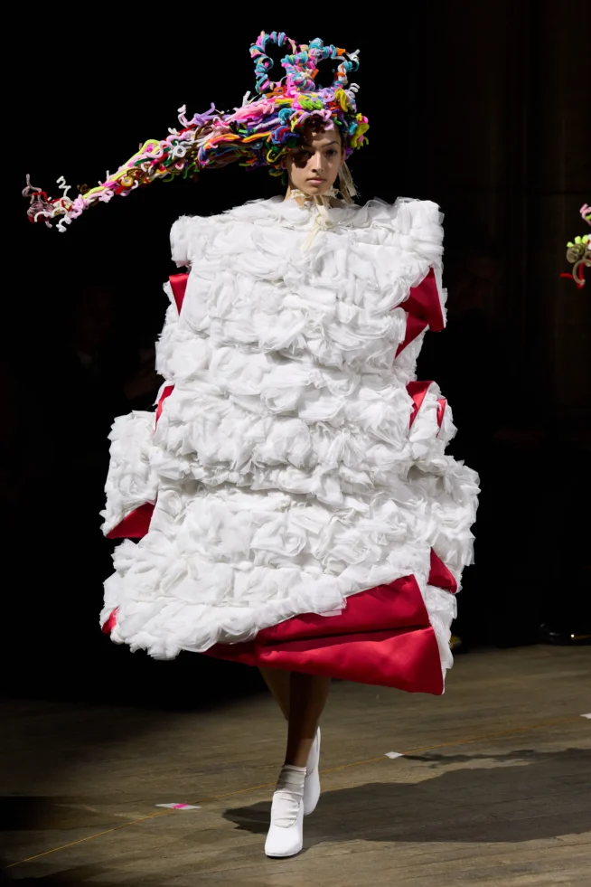 00016-comme-des-garcons-fall-2023-ready-to-wear-credit-gorunway