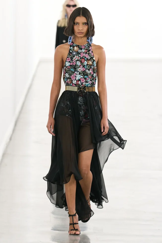 00016-giambattista-valli-fall-2023-ready-to-wear-credit-gorunway