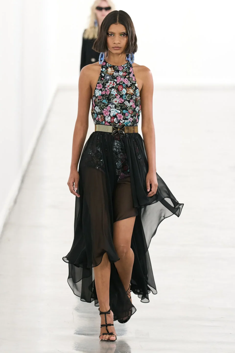 00016-giambattista-valli-fall-2023-ready-to-wear-credit-gorunway