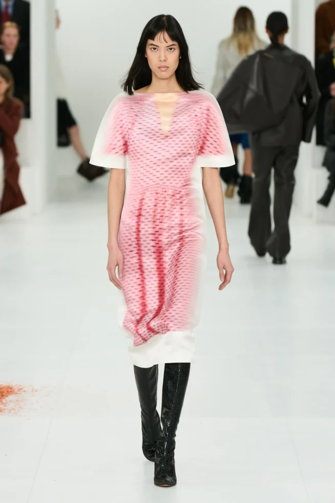 00016-loewe-fall-2023-ready-to-wear-credit-gorunway
