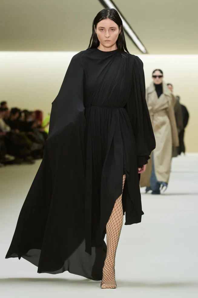 00017-balenciaga-fall-2023-ready-to-wear-credit-gorunway