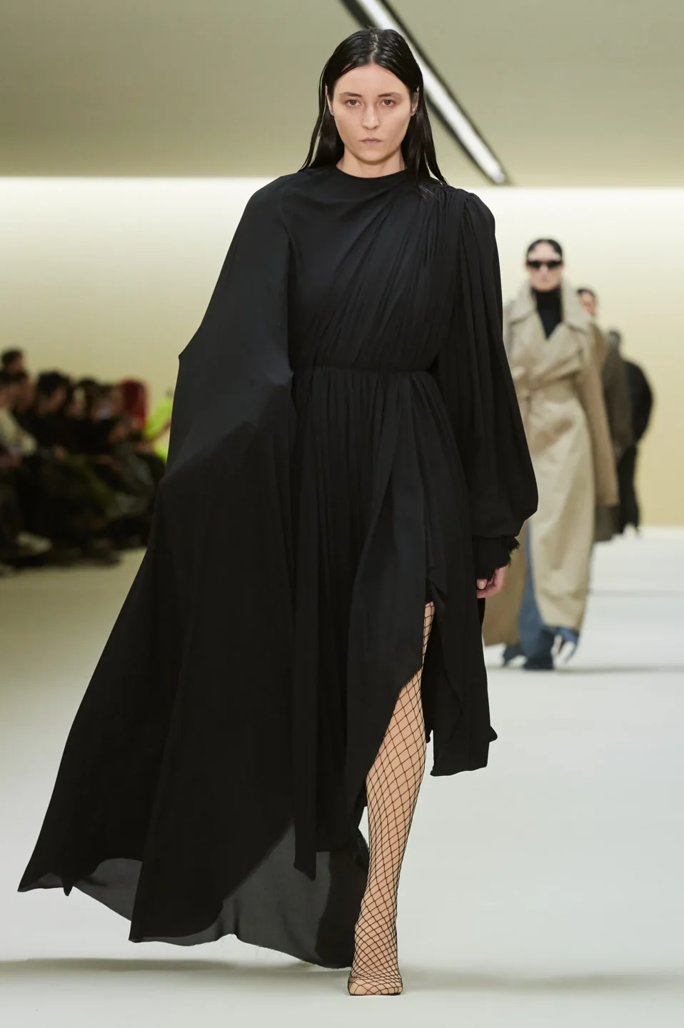 00017-balenciaga-fall-2023-ready-to-wear-credit-gorunway