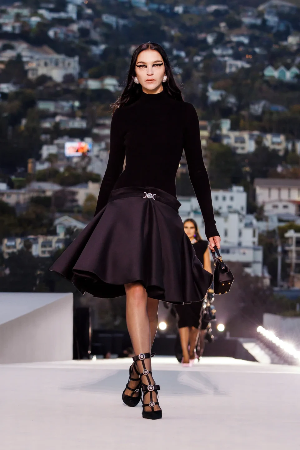 00017-versace-fall-2023-ready-to-wear-tokyo-credit-brand