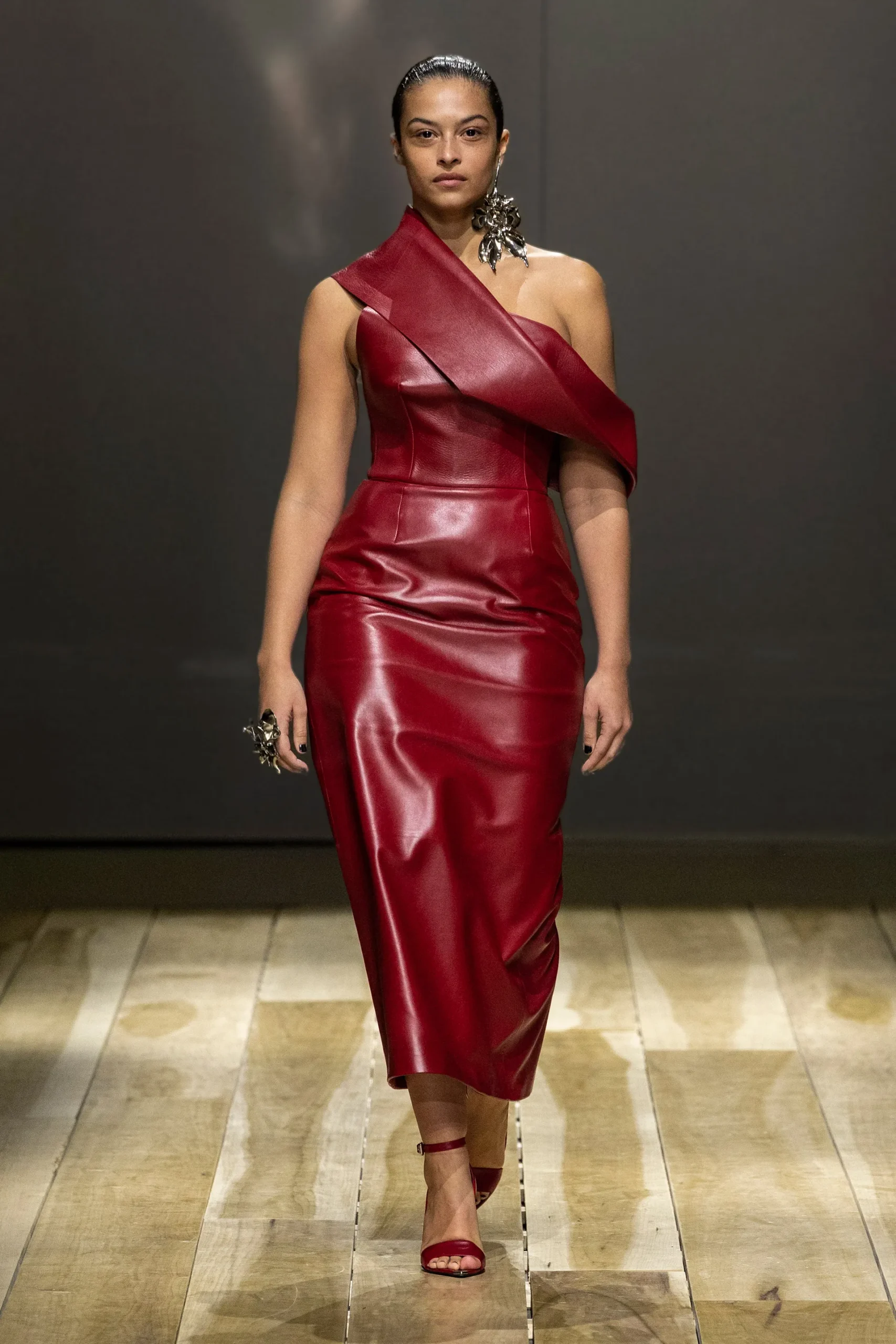 00018-alexander-mcqueen-fall-2023-ready-to-wear-credit-brand
