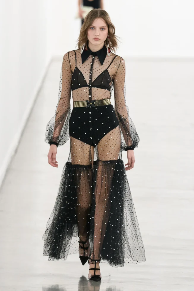 00018-giambattista-valli-fall-2023-ready-to-wear-credit-gorunway