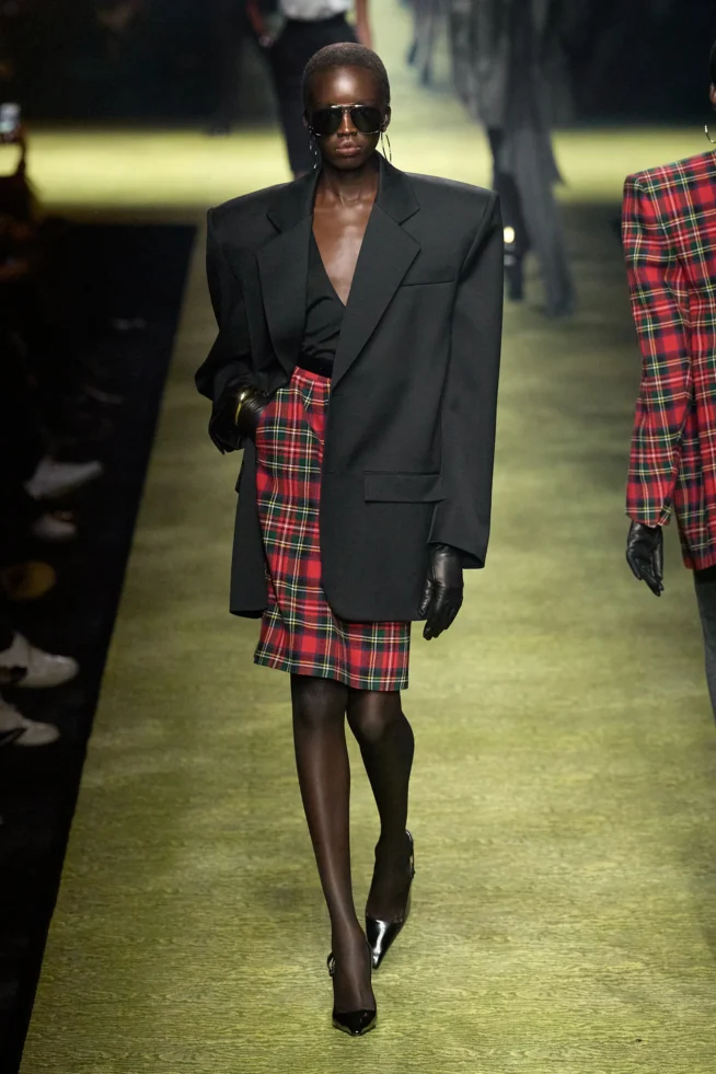 00018-saint-laurent-fall-2023-ready-to-wear-credit-gorunway