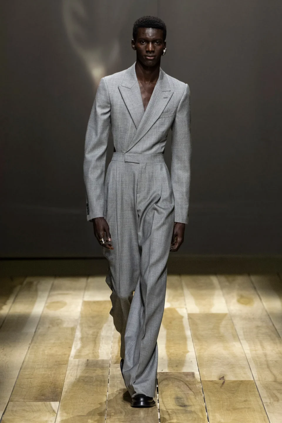 00019-alexander-mcqueen-fall-2023-ready-to-wear-credit-brand