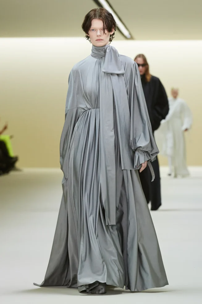 00021-balenciaga-fall-2023-ready-to-wear-credit-gorunway