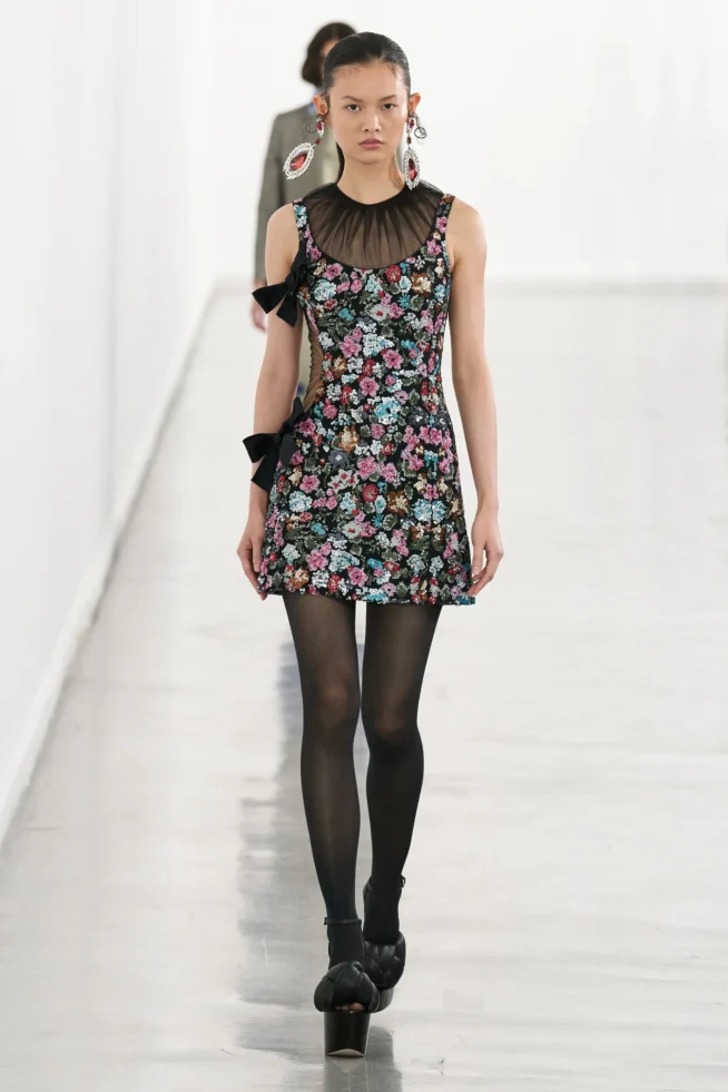00021-giambattista-valli-fall-2023-ready-to-wear-credit-gorunway
