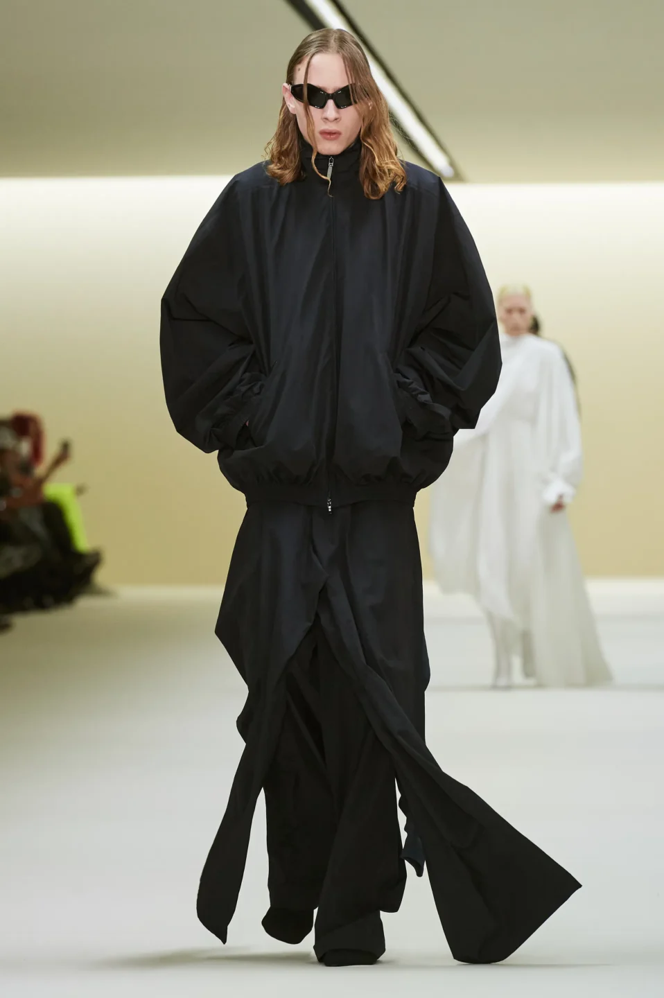 00022-balenciaga-fall-2023-ready-to-wear-credit-gorunway