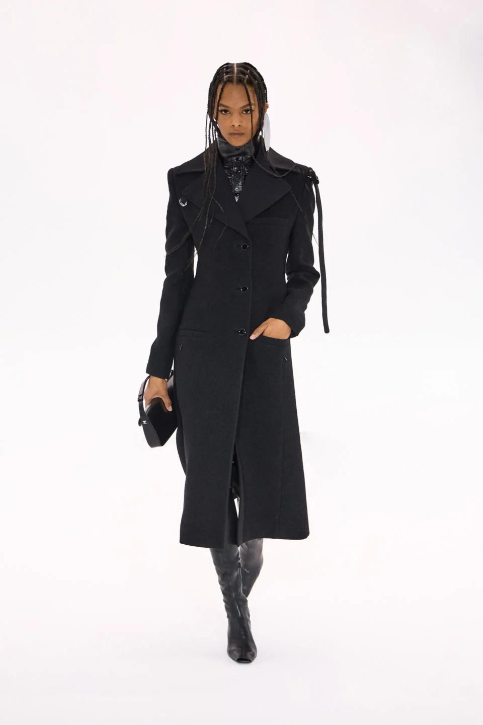00022-courreges-fall-2023-ready-to-wear-credit-brand