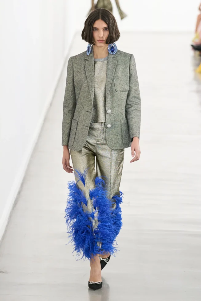 00022-giambattista-valli-fall-2023-ready-to-wear-credit-gorunway