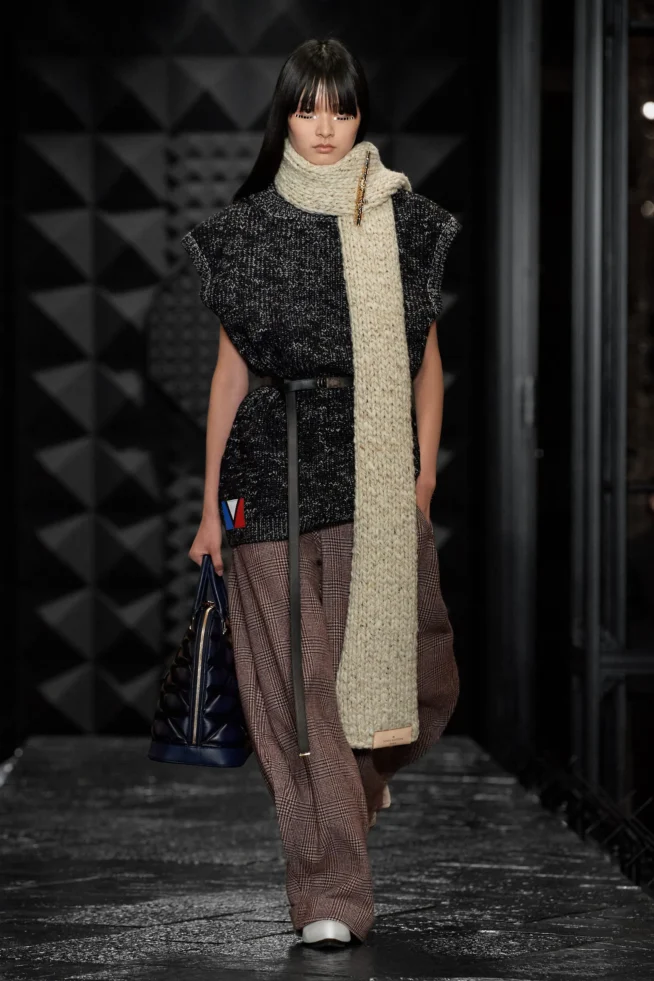 00022-louis-vuitton-fall-2023-ready-to-wear-credit-gorunway