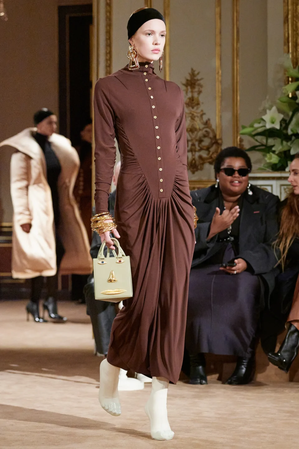 00022-schiaparelli-fall-2023-ready-to-wear-credit-gorunway