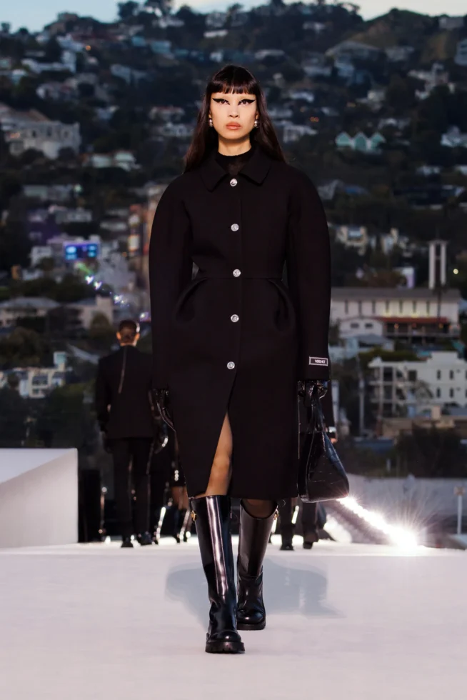 00022-versace-fall-2023-ready-to-wear-tokyo-credit-brand