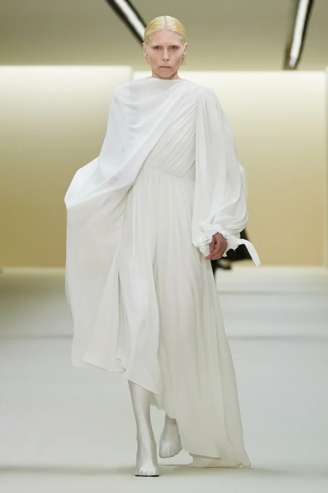 00023-balenciaga-fall-2023-ready-to-wear-credit-gorunway