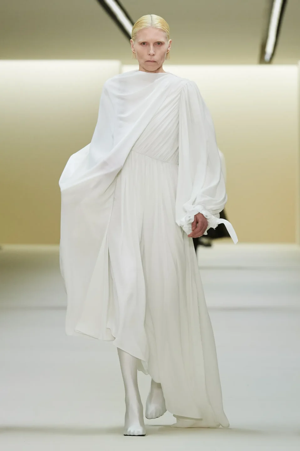 00023-balenciaga-fall-2023-ready-to-wear-credit-gorunway
