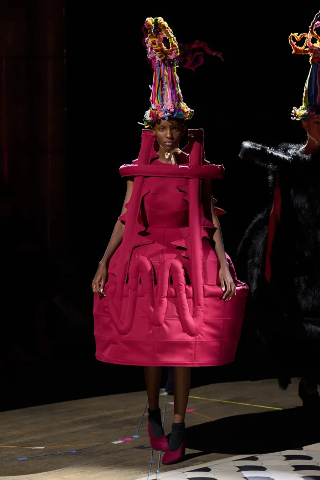 00023-comme-des-garcons-fall-2023-ready-to-wear-credit-gorunway