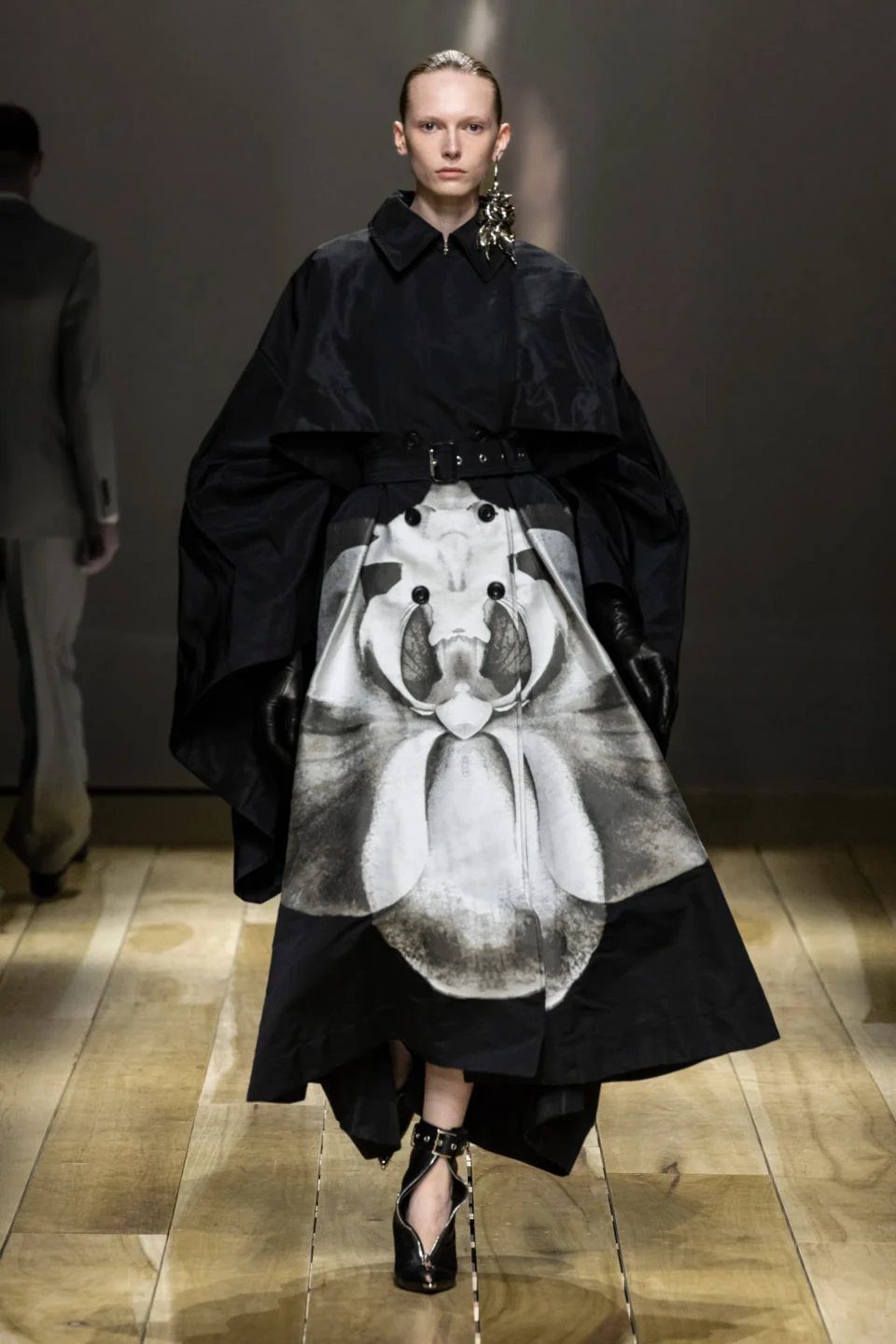 00024-alexander-mcqueen-fall-2023-ready-to-wear-credit-brand