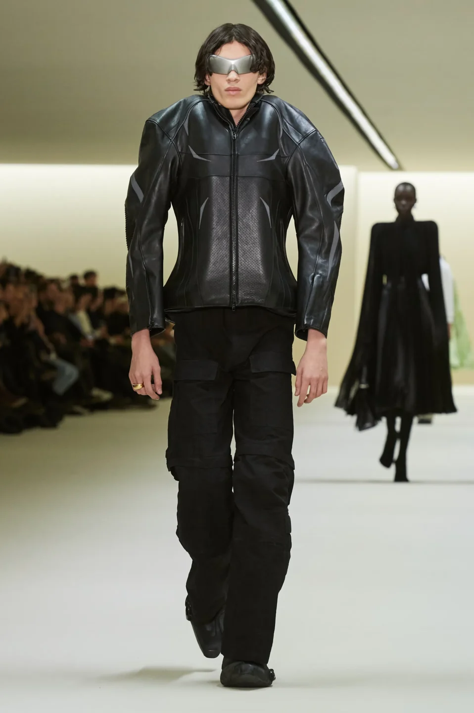 00024-balenciaga-fall-2023-ready-to-wear-credit-gorunway