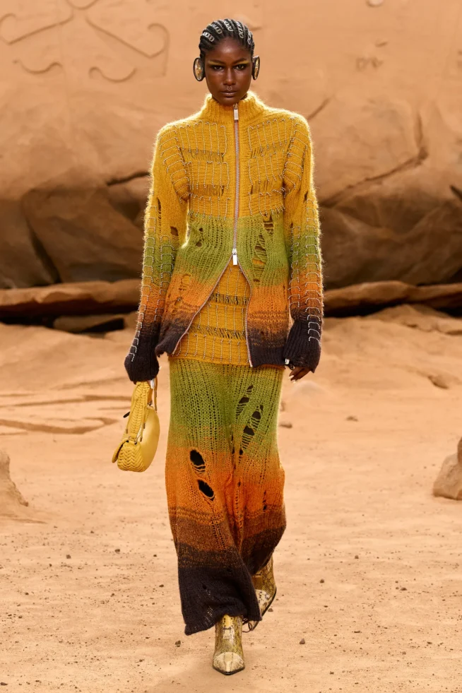 00024-off-white-fall-2023-ready-to-wear-credit-gorunway