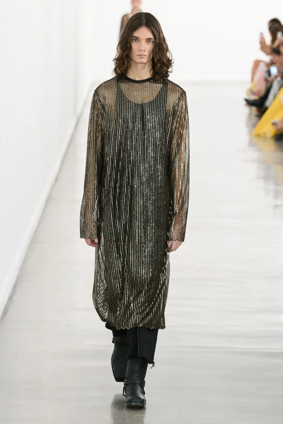 00025-giambattista-valli-fall-2023-ready-to-wear-credit-gorunway
