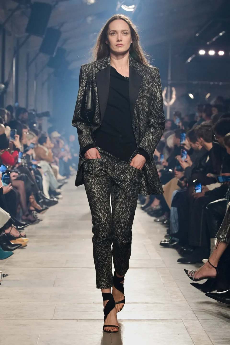 00025-isabel-marant-fall-2023-ready-to-wear-credit-gorunway