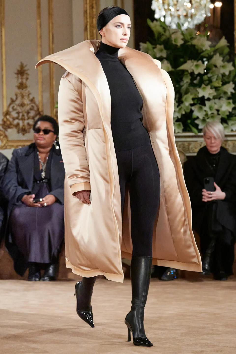 00026-schiaparelli-fall-2023-ready-to-wear-credit-gorunway