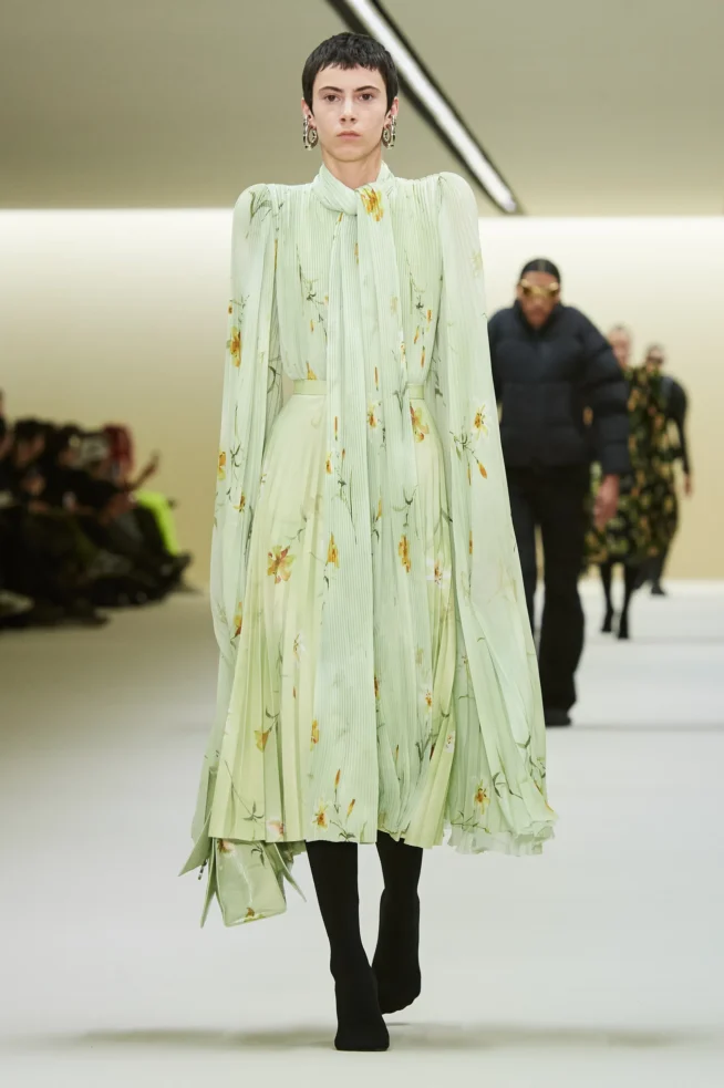 00027-balenciaga-fall-2023-ready-to-wear-credit-gorunway