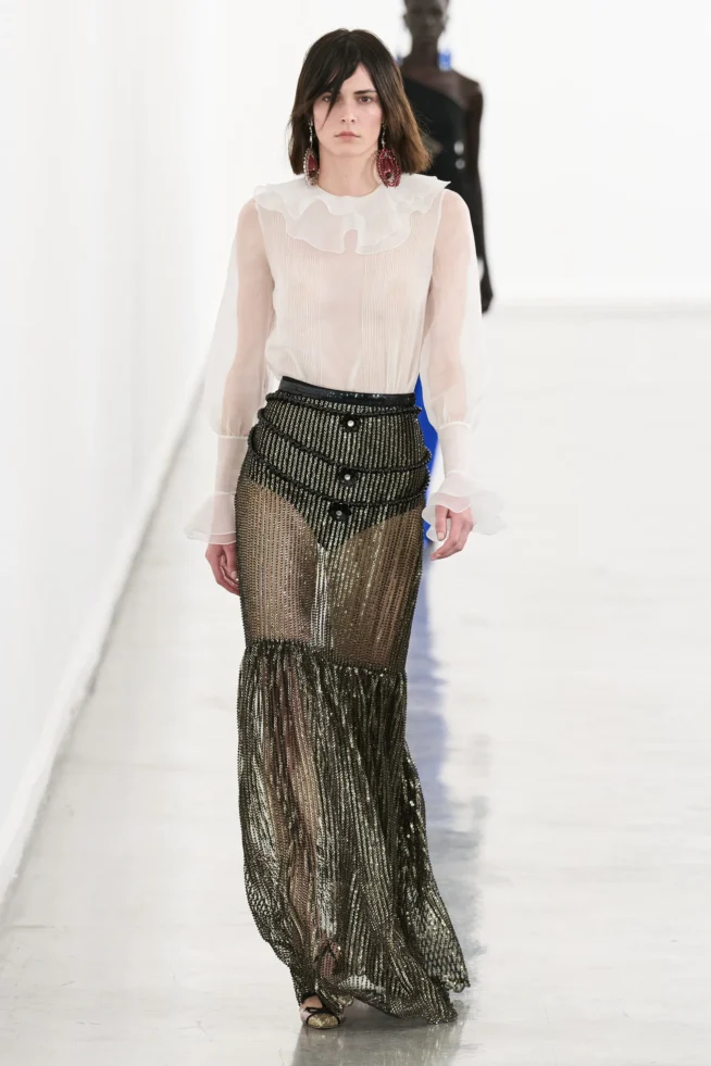 00027-giambattista-valli-fall-2023-ready-to-wear-credit-gorunway
