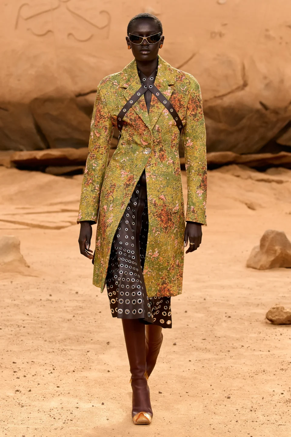 00027-off-white-fall-2023-ready-to-wear-credit-gorunway