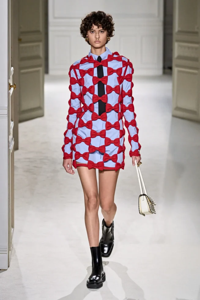 00027-valentino-fall-2023-ready-to-wear-credit-gorunway