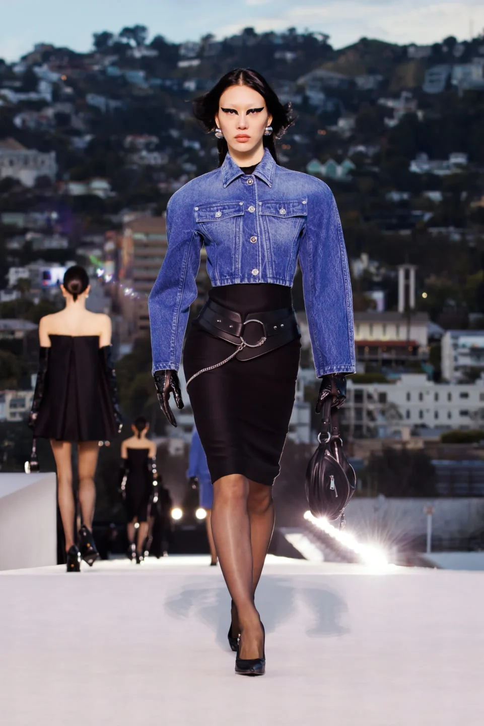 00027-versace-fall-2023-ready-to-wear-tokyo-credit-brand