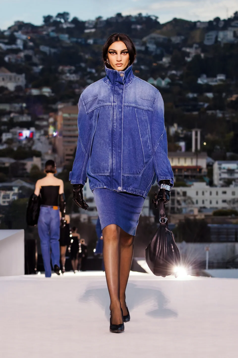 00028-versace-fall-2023-ready-to-wear-tokyo-credit-brand