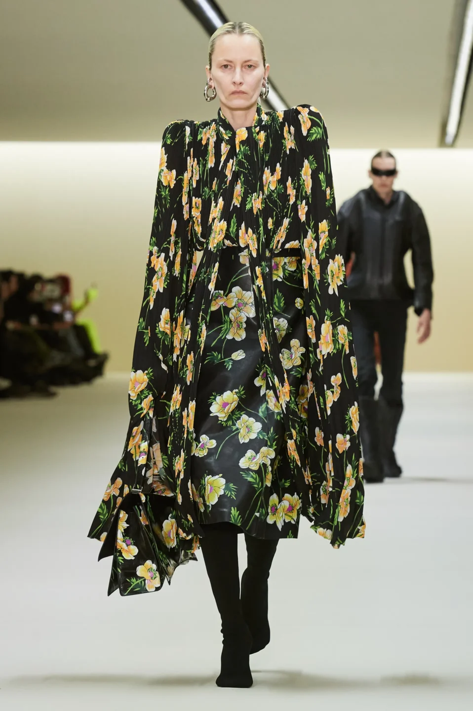 00029-balenciaga-fall-2023-ready-to-wear-credit-gorunway